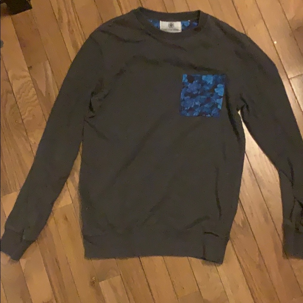 Crew neck